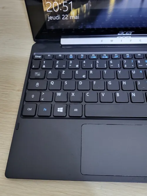 ACER Aspire Switch SW5-017 | Atom x5-Z8350 Hybride 2-en-1 10.1" Écran tactile | 4GB RAM | 64GB SSD 