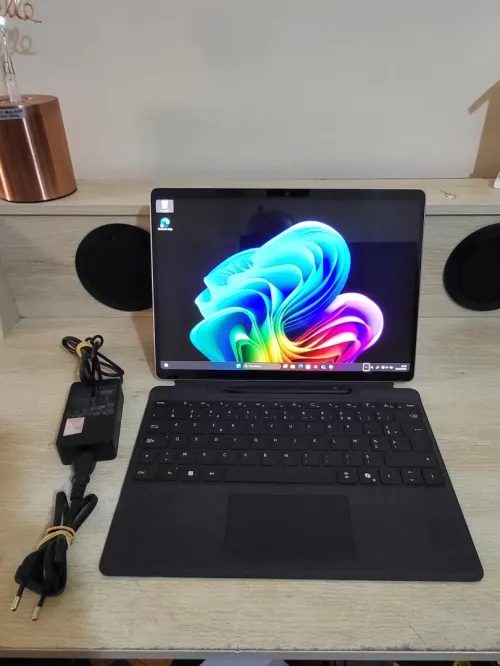 AI Microsoft Surface Pro 11 Copilot+ | OLED 2.8K 13" Tactile 120 Hz | INTEL CORE Ultra 5 236V | 16GB RAM | 256GB RAM | Arc Graphics 130V 8GB | Platine Tablette | Hybride 2-en-1