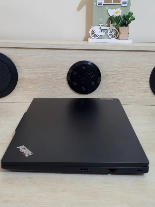 LENOVO THINKPAD E14 GEN 6 FHD + | RYZEN 7 7735HS | 16GB RAM | 512GB NVME SSD