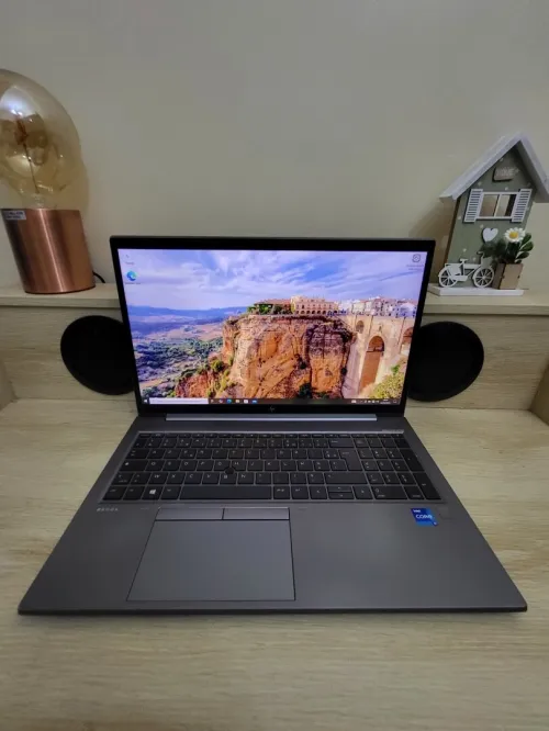 HP ZBook Firefly 15 G8 Workstation | INTEL 11EME GEN i7-1165G7 | NVIDIA T500 4GB | 32 RAM | 1TB SSD