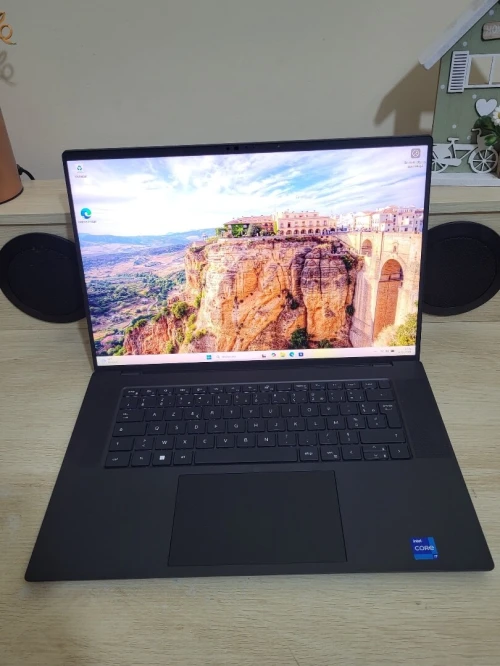 DELL PRECISION 5680 | CORE i7-13800H | RTX A1000 6GB | 512GB SSD | 32GB RAM