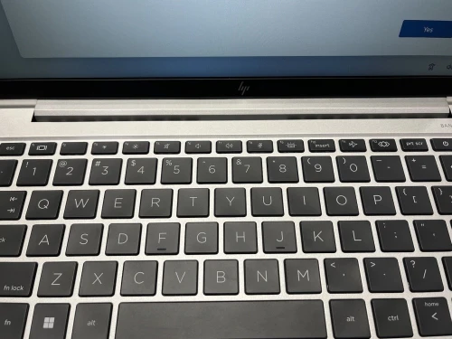 HP ELITEBOOK 830 G8 | INTEL 11EME GEN CORE I7-1185G7 | 16GB RAM | 512 SSD | Iris Xe Graphics