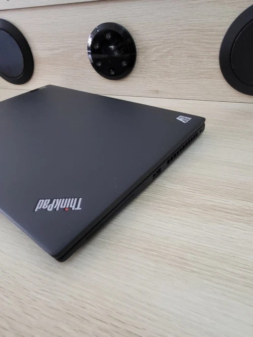 LENOVO THINKPAD T14 | RYZEN 5 6650U 2.90GHz | 16GB RAM | 256GB NVME SSD | AMD RADEON GRAPHICS 