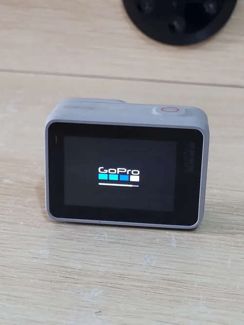 GoPro HERO7 White caméra d'action | imperméable | écran tactile | vidéos 4K30 UHD | photos 10 MP
