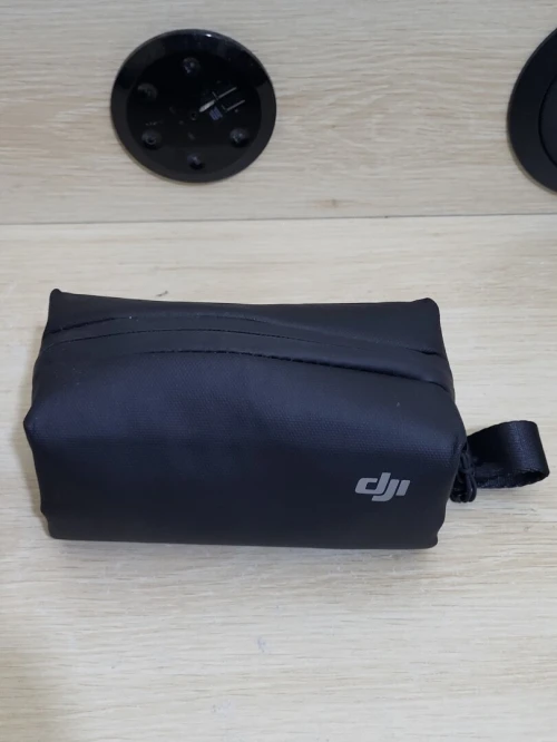 DJI Osmo Pocket 3 Créateur Combo Bundle, camera vlog CMOS 1'' et Vidéo 4K/120 ips, digital et petite, Stabilisation à 3 axes, Suivi Facial/Objet, MAP rapide, avec Micro pour un Son net