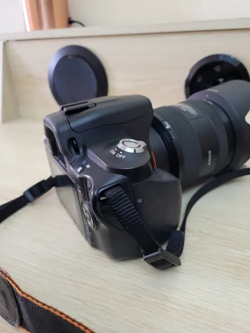 SONY Alpha DSLR-A230 Reflex + Objectif Sony A DT 16-50mm f/2.8 SSM