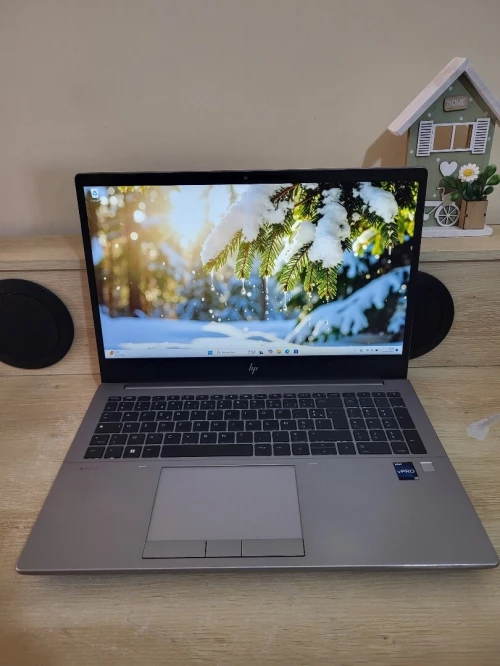 HP ZBook Fury G10 | CORE i7-13850HX | NVIDIA RTX A1000 4GB | 32GB RAM | 1To NVMe SSD | MOBILE WORKSTATION