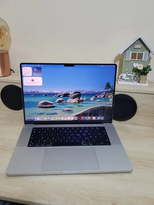 MacBook Pro M1 Max 2021 | 16'' CPU 10 GPU 24 | 32GB RAM | 1TB SSD | CYCLES 79