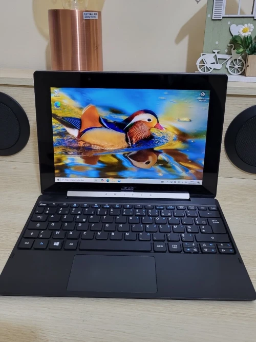 ACER Aspire Switch SW5-017 | Atom x5-Z8350 Hybride 2-en-1 10.1" Écran tactile | 4GB RAM | 64GB SSD 
