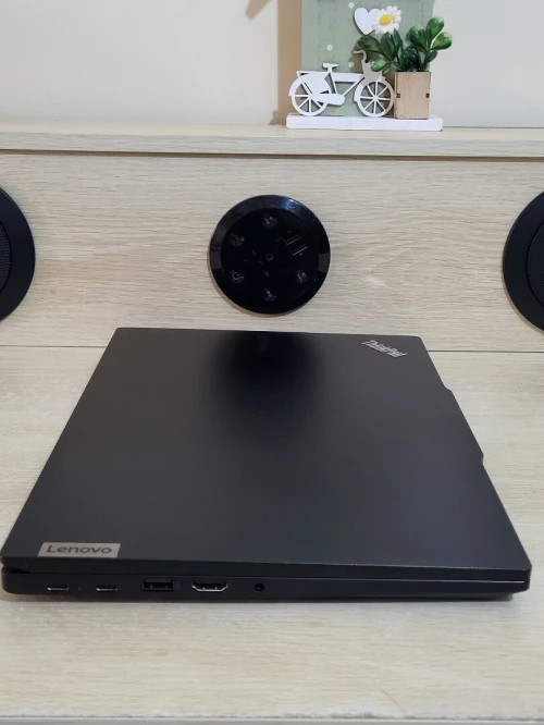 LENOVO THINKPAD E14 GEN 6 FHD + | RYZEN 7 7735HS | 16GB RAM | 512GB NVME SSD