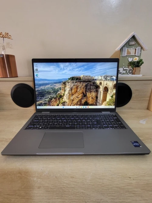 DELL LATITUDE 5540 | CORE i7 1365U | 16GB RAM | 512GB NVMe SSD | INTEL IRIS XE GRAPHICS