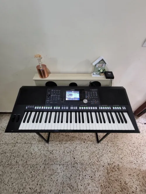 Yamaha PSR-S950 - Clavier arrangeur 61 notes