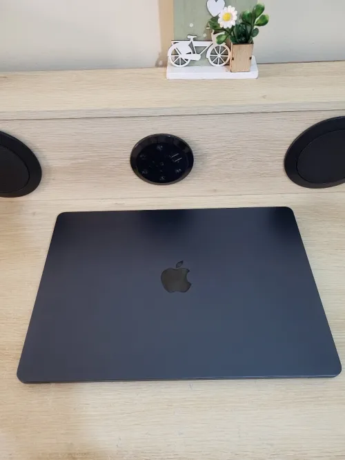 MacBook Air M2 15'' 2023 | PUCE M2 8 CPU | GPU 10 COEURS | 24GB RAM | 256GB SSD | CYCLES 362