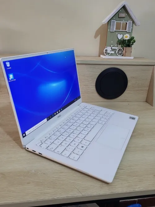 DELL XPS 7390 | CORE i7-10510U | 16GB RAM | 512GB NVMe SSD | INTEL UHD GRAPHICS