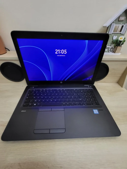 HP ZBook 15U G3 | CORE i7-6500U | 16GB RAM | 256GB NVMe SSD | WORKSATION