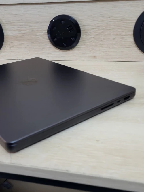 MacBook Pro M4 MAX 14'' 2024 | Puce M4 Max CPU 16 COEURS | GPU 40 COEURS | 64GB RAM | 1TB SSD | CYCLES 177
