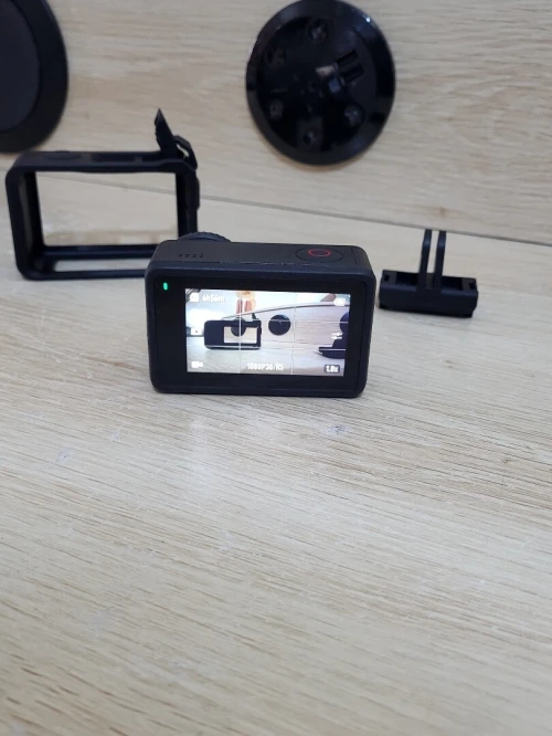 DJI Osmo Action 4 - Caméra d'Action étanche 4K/120 FPS Images saisissantes en Basse lumière 1770mAh