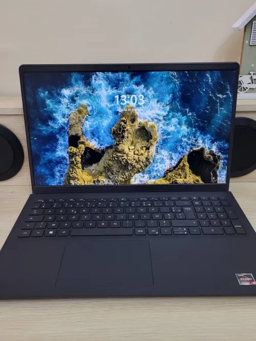 DELL VOSTRO 15.6'' FHD | RYZEN 5 5500U | 8GB RAM | 512GB SSD | AMD RADEON GRAPHICS