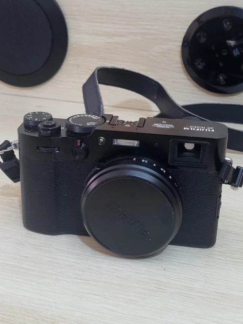 fujifilm x100v Vidéo 4K | Capteur X-Trans CMOS 4 de 26.1 MP | Objectif 23 mm F/2.0 | Processeur X 4 