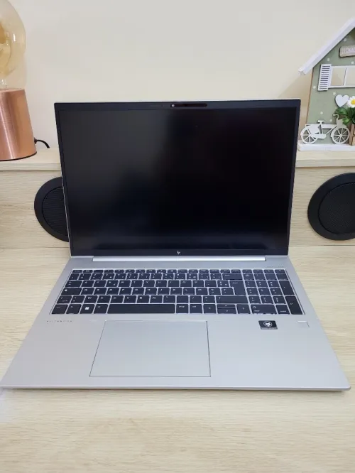 HP ELITEBOOK 865 G9 | AMD RYZEN 5 PRO 6650U | 8GB RAM | 256GB SSD | AMD Radeon Graphics