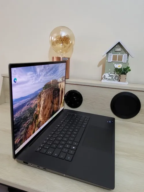 DELL PRECISION 5680 | OLED Tactile 4K | CORE i7-13800H | RTX 2000 ADA 8GB | 64GB RAM | 1To SSD