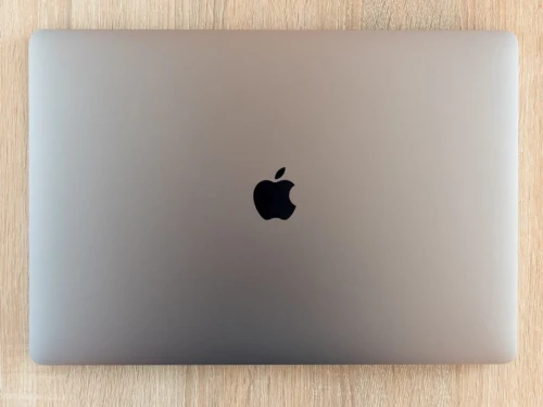 MacBook Pro 16" 2019 | CORE i7 | 16GB RAM | AMD RADEON PRO 5300M 4GB | 512GB SSD |GAMME Workstation