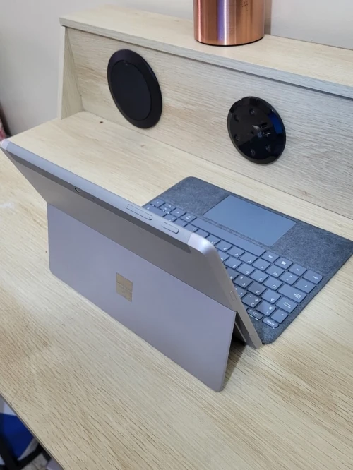 Microsoft Surface GO 2 TACTILE | CORE M3-8100Y 1.61GHz | 8GB RAM | 256GB SSD | LTE 4G | Poids : 544g