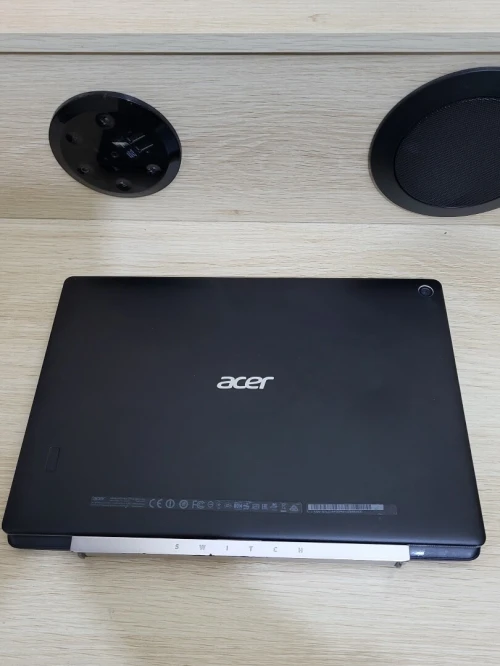 ACER Aspire Switch SW5-017 | Atom x5-Z8350 Hybride 2-en-1 10.1" Écran tactile | 4GB RAM | 64GB SSD 