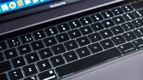 MacBook Pro 16" 2019 | CORE i7 | 16GB RAM | AMD RADEON PRO 5300M 4GB | 512GB SSD |GAMME Workstation