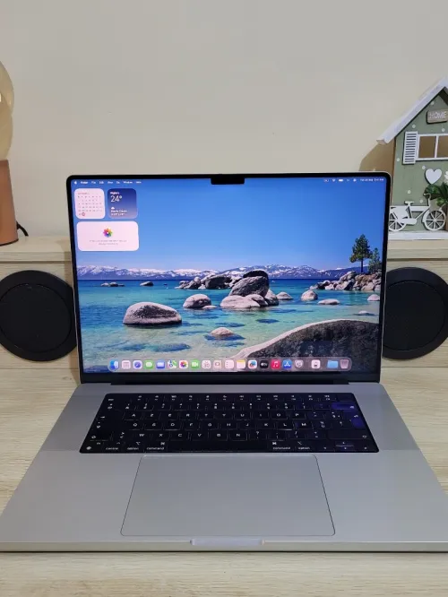 MacBook Pro M1 Max 2021 | 16'' CPU 10 GPU 24 | 32GB RAM | 1TB SSD | CYCLES 79