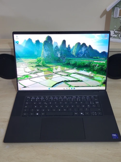 DELL PRECISION 5690 | CORE Ultra 7-165H | RTX 1000 ADA 6GB | 512GB NVMe SSD | 32GB RAM