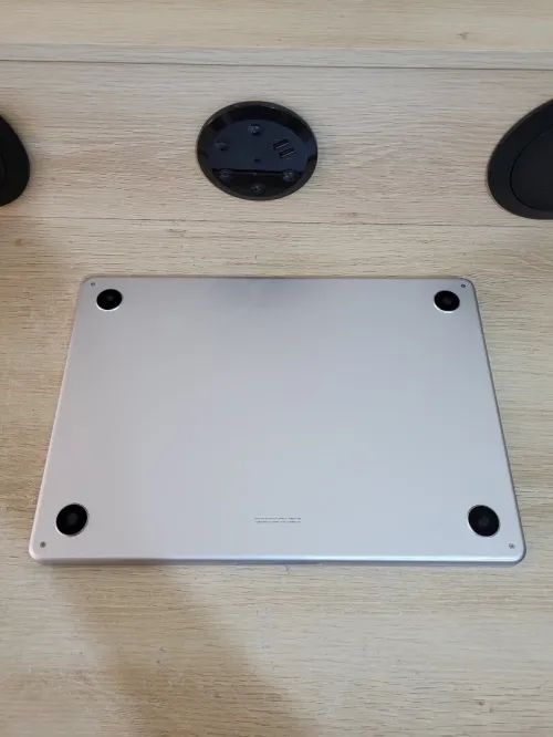 MacBook Air M4 2024 Argent | PUCE M4 8 CORE | GPU 10 CORE | 16GB RAM | 512GB SSD | CYCLES 95 | CAPACITÉ BATTERIE 100%