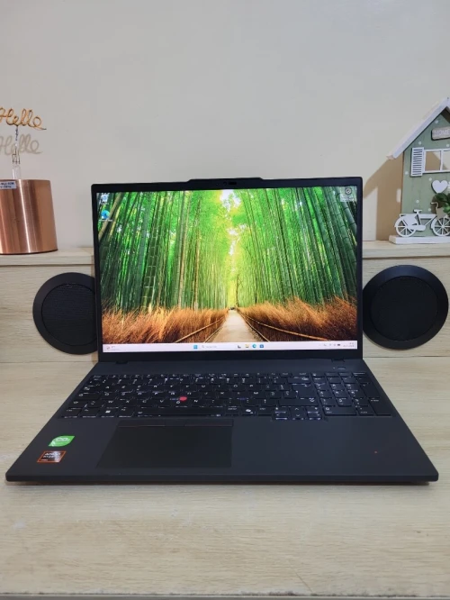 THINKPAD P16s GEN 4 | RYZEN AI 7 PRO 350/w | 32GB RAM | 512GB | RADEON 860M 8GB | Workstation