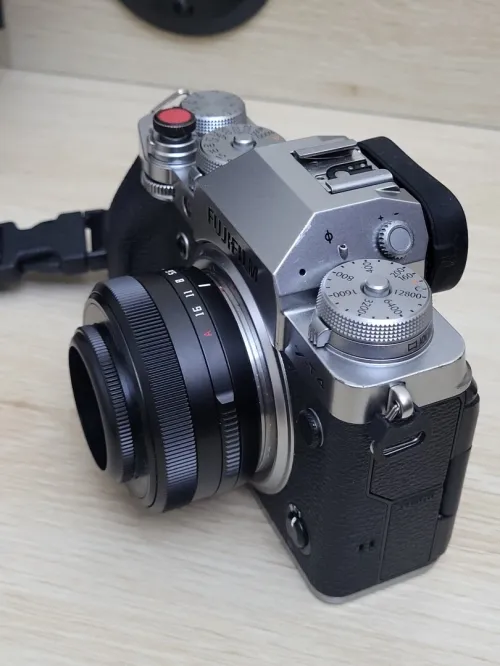 Fujifilm X-T4 sans miroir | 26Mpx | APS-C | 4K/UHD 60 pi/s | + OBLECTIF  TTARTISAN 27mm f/2.8 X AF