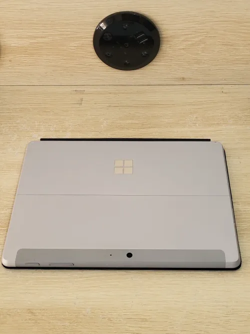 Microsoft Surface GO 2 TACTILE | CORE M3-8100Y 1.61GHz | 8GB RAM | 128GB SSD | | Poids : 544g