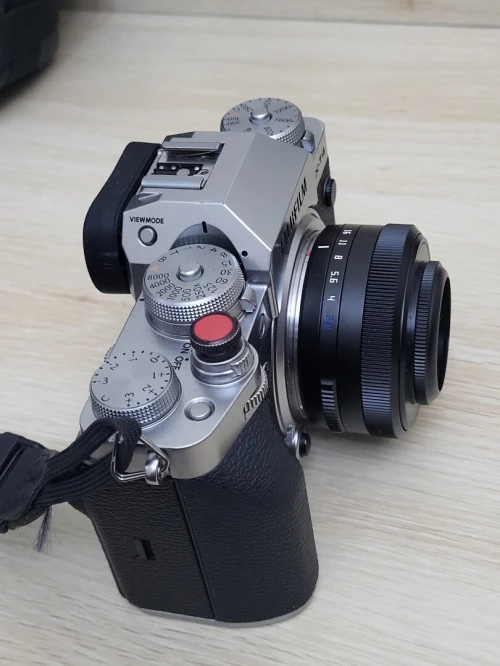 Fujifilm X-T4 sans miroir | 26Mpx | APS-C | 4K/UHD 60 pi/s | + OBLECTIF  TTARTISAN 27mm f/2.8 X AF