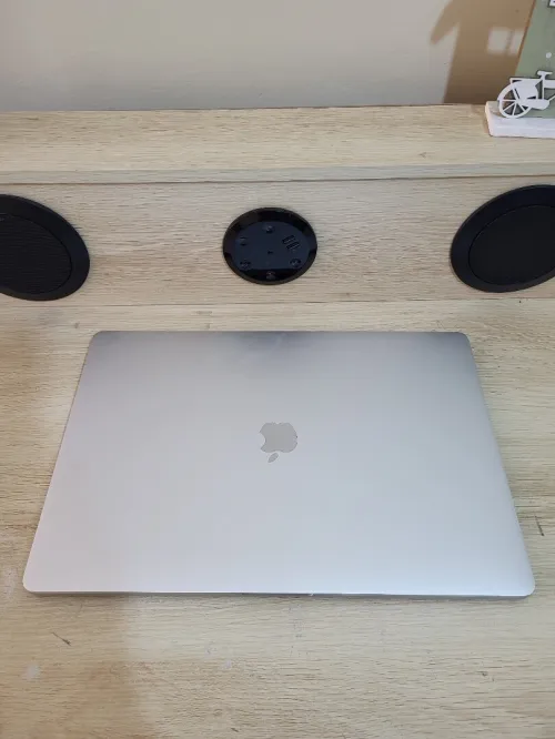 MacBook Pro 16" 2019 | CORE i7 | 16GB RAM | AMD RADEON PRO 5300M 4GB | 512GB SSD |GAMME Workstation