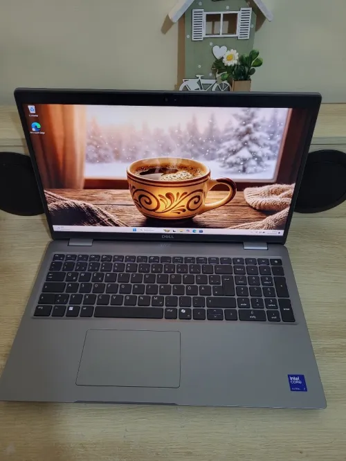 DELL PRECISION 3591 | CORE Ultra 7-155H | RTX 1000 ADA 6GB | 1TB NVMe SSD | 32GB RAM | MOBILE WORKSTATION | Mobile Station de travail