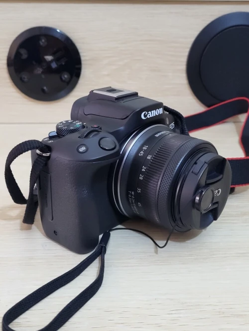 Canon EOS R50 hybride APS-C 24.2Mpx vidéo UHD 4K/30p WiFi + objectif RF-S 18-45mm F4.5-6.3 IS STM