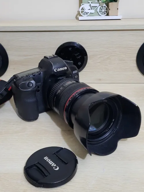 canon 5d mark ii + Canon EF 24-105mm f/4L IS USM