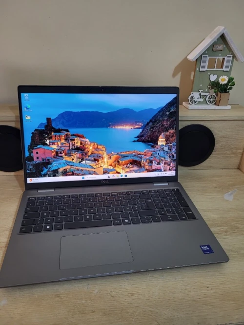 DELL PRECISION 3591 | CORE Ultra 7 165H | NVIDIA RTX 2000 ADA GEN 8GB | 1To NVMe SSD | 32GB RAM | WORKSTATION