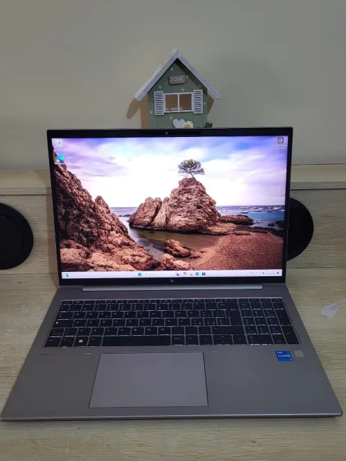 HP ZBook Firefly 16 G9 Workstation | CORE i5-1235U | NVIDIA T550 4GB | 16 RAM | 512GB NVMe SSD