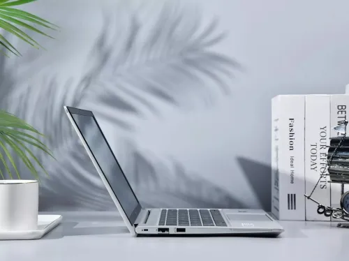 HP EliteBook 835 G8 FHD 13.3'' AMD RYZEN 5 PRO 5650U - 16GB RAM - 256GB SSD - AMD Radeon Graphics