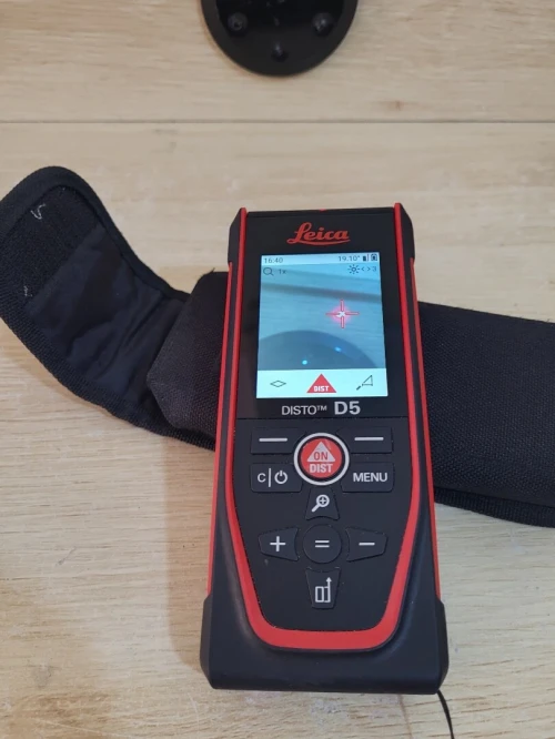 Leica DISTO D5 - télémètre Laser Professionnel avec Bluetooth (appli), viseur numérique (pour intérieur et extérieur) et capteur d'inclinaison pour Mesure de Profil et d'angle