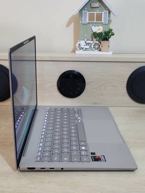 Asus ZenBook A14 14" OLED Full HD+ | Snapdragon X X1-26-100 | 16GB RAM | 512GB NVMe SSD | Qualcomm Adreno x1-45 GPU