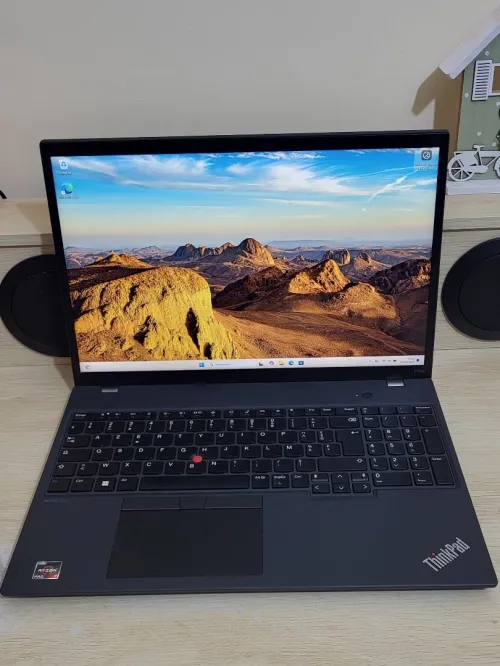 LENOVO THINKPAD P16S GEN 2 | RYZEN 7 PRO 7840U w| 32GB RAM | 512GB SSD | RADEON 780M GRAPHICS 4GB