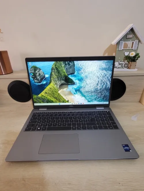 DELL LATITUDE 5540 | CORE i7 1365U | 16GB RAM | 512GB NVMe SSD | INTEL IRIS XE GRAPHICS