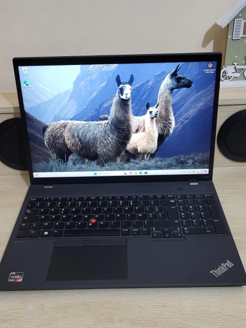 LENOVO THINKPAD P16S GEN 2 | RYZEN 7 PRO 7840U w| 32GB RAM | 512GB SSD | RADEON 780M GRAPHICS 4GB
