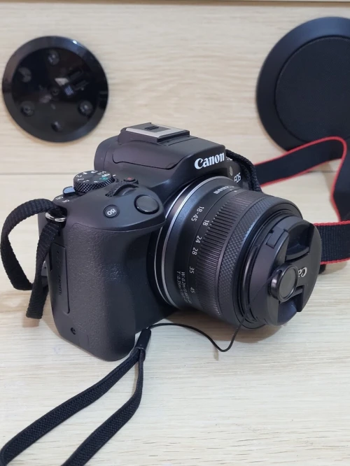 Canon EOS R50 hybride APS-C 24.2Mpx vidéo UHD 4K/30p WiFi + objectif RF-S 18-45mm F4.5-6.3 IS STM