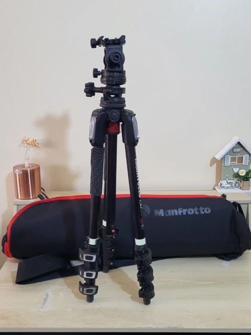 Manfrotto Trépied en fibre de carbone/magnésium 190CXPRO4 Trépied à 4 sections + Acratech Tête panoramique et inclinable avec QR, capacité de charge de 25 lb